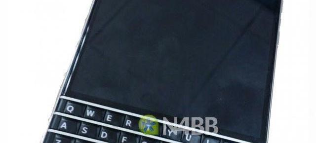Cel mai ciudat design de telefon din 2014: BlackBerry Windermere Q30 apare În fotografii
