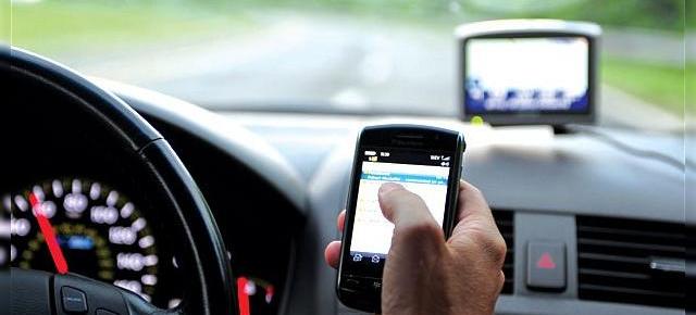 O genială reclamă Volkswagen ne reamintește să fim atenți la volan, nu la telefon (Video)
