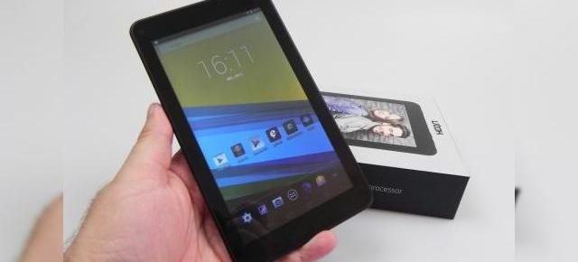 UTOK i700 unboxing: tableta cu KitKat și CPU Intel Atom scoasă dintr-o cutie arătoasă (Video)