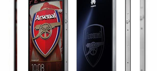 Huawei lansează o ediție limitată de telefon Ascend P7 destinată fanilor echipei Arsenal