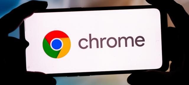 Browser-ul Chrome pentru Android și iOS oferă acum rezumate generate de AI pentru știri și articole; Căutările Google devin mai rapide