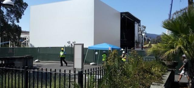 Apple construiește o uriașă scenă specială pentru evenimentul de lansare a lui iPhone 6