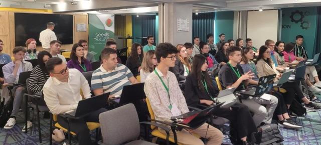 Eşti student pasionat de tehnologie? Huawei lansează a zecea ediţie a programului Seeds for the Future