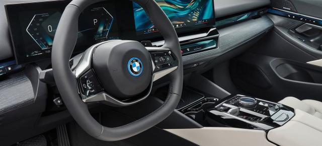 Evită încărcarea wireless din BMW dacă ai un iPhone 15; Cipul NFC s-ar putea defecta astfel