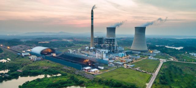Microsoft va construi centrale nucleare pentru a alimenta proiectele AI