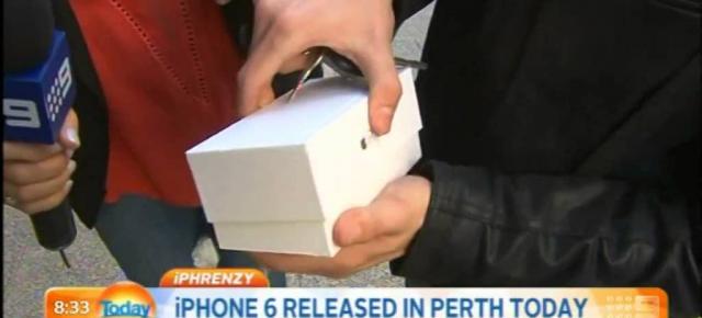 Primul posesor de iPhone 6 Își scapă telefonul pe jos din cauza emoțiilor