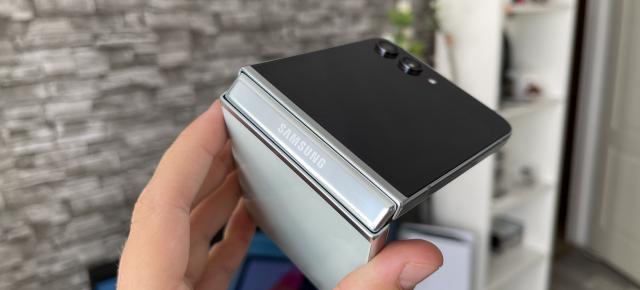 Seria Galaxy Z Flip va avea viață lungă, Samsung înregistrând mărcile comerciale Galaxy Z Flip6 și Galaxy Z Flip7
