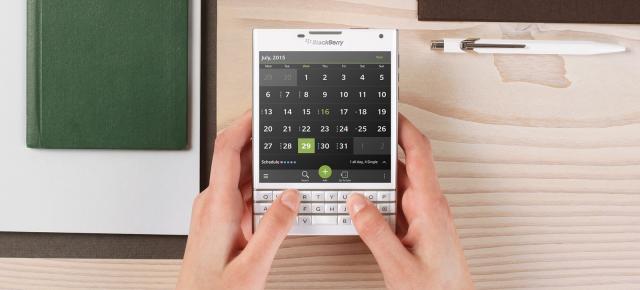 BlackBerry Passport listat de către QuickMobile la pre-comandă; costă 2.599 lei În versiunea cu 32 GB