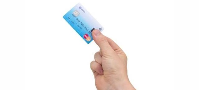 MasterCard dezvăluie cardul Zwipe; acesta va sosi cu un senzor pentru amprente și tehnologia NFC