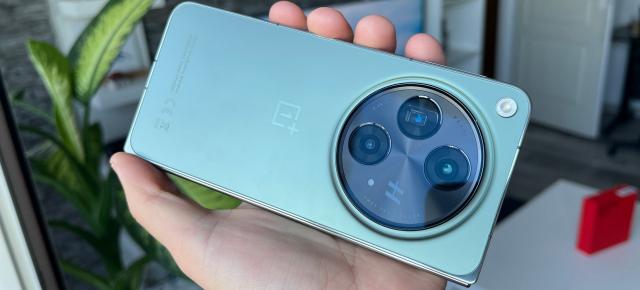 După o așteptare îndelungată, OnePlus Open face trecerea la Android 14 și OxygenOS 14
