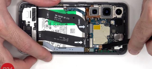 Şi Samsung Galaxy S24 e uşor de reparat: primeşte un scor de 9 din 10 după disecţie (Video)