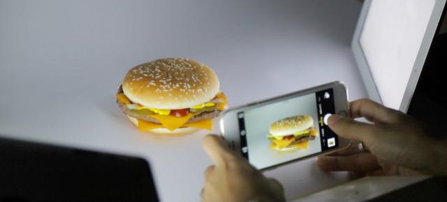 Iată cum realizezi o reclamă McDonald's cu un iPhone (Video)