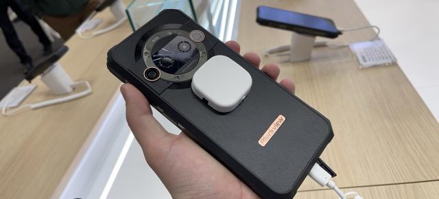 MWC 2024: Blackview BL9000 Pro video hands-on - Telefon cu ecran dual şi 5G, corp robust, produs inedit găsit în Barcelona