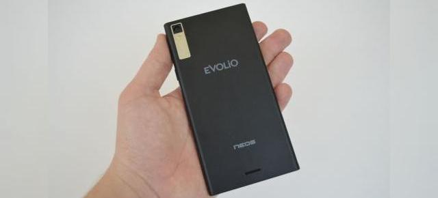 Evolio Neos unboxing; terminal elegant cu grosime de doar 7.9 mm, dotări mid-range și preț accesibil