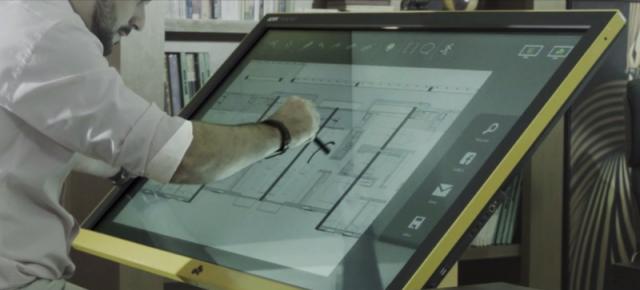 MaxPad este un televizor touch cu Windows 8.1, cu prețuri de la 5400 de dolari În sus (Video)