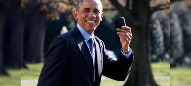Barack Obama face reclamă gratuită la BlackBerry, se Întoarce din drum special pentru a-și lua telefonul