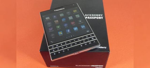 BlackBerry Passport Unboxing: Întoarcerea tastaturii QWERTY Într-un ambalaj elegant și un format surprinzător (Video)