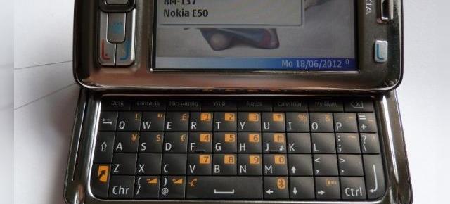 Nokia E80 este un telefon slider finlandez care nu a mai apucat să se lanseze; Iată un prototip mai vechi!