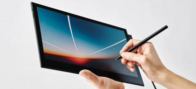 Wacom a luat faţa Apple şi a lansat prima sa tabletă cu ecran OLED: Movink 13