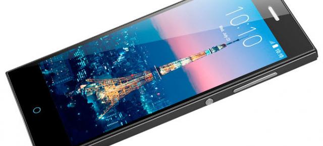 ZTE Blade V2 este un smartphone 64 bit accesibil, axat pe selfie-uri