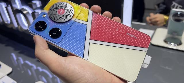 Turul Magazinelor #1465: Telefon muzical multicolor sub 600 lei, TV OLED LG la reducere, battery phone de 900 lei