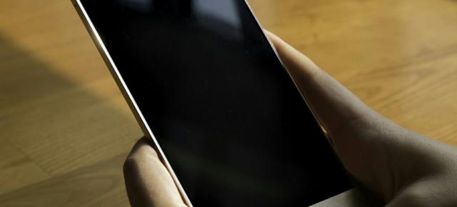Nubia Z9 este smartphone-ul cu display edge-to-edge pe care toți îl așteptam; iată cum arată acesta în imagini live
