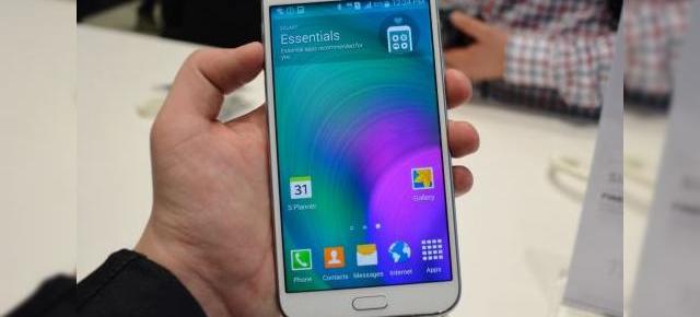 Samsung Galaxy E7 Dual-SIM disponibil la QuickMobile; phablet cu procesor 64-bit și 2 GB RAM