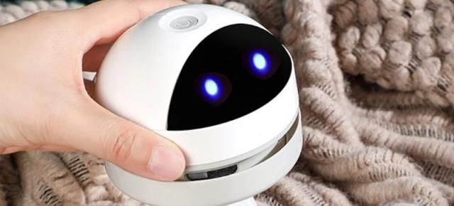 Gadget-ul pentru birou de care nu știai că ai nevoie; Acest mini aspirator are acum 53% reducere pe Cafago