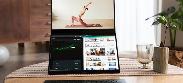 Zenbook DUO (UX8406) ajunge în România; laptop cu două ecrane OLED și hardware actualizat