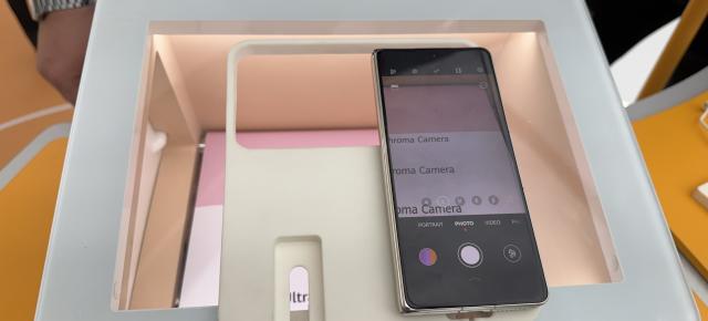 Huawei Mate X6 vs. iPhone 16 Pro Max: Ultra Chroma Camera demolează flagship-ul Apple