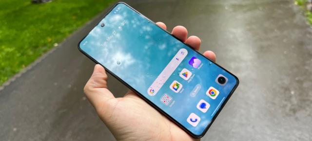 realme GT 7T: Display luminos și cu muchii foarte înguste de la care Galaxy A56 și Pixel 9a ar trebui să ia lecții