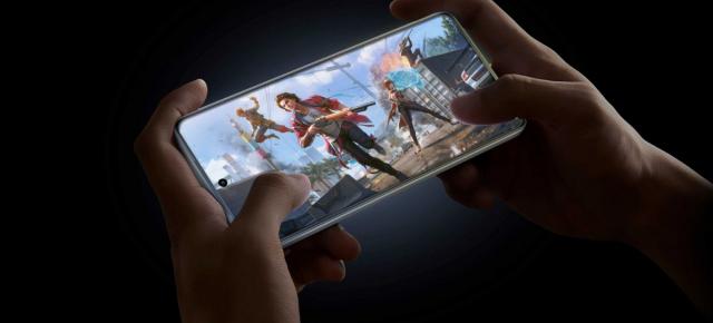 Realme 15 5G aduce 12GB RAM și o baterie mai mare; Lansare posibilă la IFA 2025 sau început de 2026