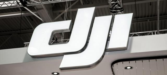DJI intră pe zona smart home cu aspiratorul robotul ROMO; miză mare într-o piață deja plină de nume grele