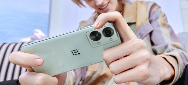 OnePlus testează nișa telefoanelor de gaming; Un model experimental aduce baterie mare, procesor de top, butoane trigger