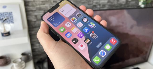 iPhone 17e sosește în primăvara anului viitor; Apple pare că va lansa un smartphone accesibil în fiecare an