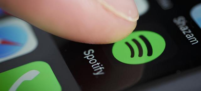Artist de pe Spotify manipulează comenzile vocale de pe Alexa și Google Assistant; nume de piese alese intenționat ca să „fure” redarea muzicii