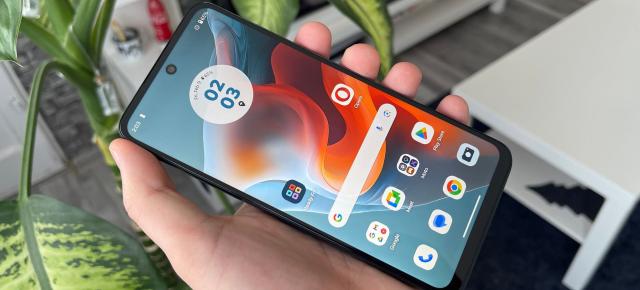 Motorola cu baterie de 7000 mAh? Da, Moto G36 apare pe web şi aduce şi ecran mare, dar... LCD