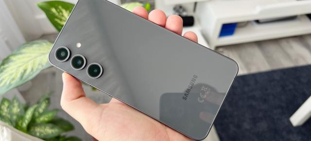 One UI 8 (Android 16) ajunge acum pe întreaga serie Galaxy S24 (inclusiv S24 FE), dar și pe pliabilele Galaxy Z Fold6 și Z Flip6