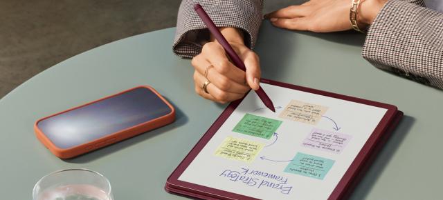 Amazon lansează noi produse Kindle: Scribe şi Scribe Colorsoft, blânde cu ochii şi cu autonomie generoasă