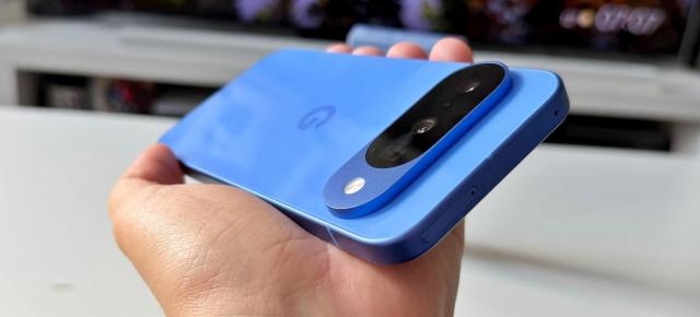 Google Pixel 10: Baterie cu creştere binevenită de capacitate, dar nu bate Pixel 9