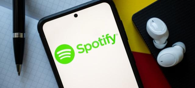 Bug ciudat afectează Spotify pe Android; Aplicația „cedează” atunci când e folosită pe Wi-Fi