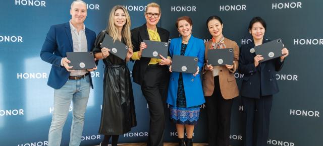 HONOR le oferă arhitecţilor români în devenire tablete HONOR Pad 10 - parteneriat cu Facultatea de Arhitectură