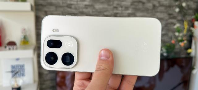 OPPO Find X9 Pro: Benchmark-uri cu răcire WOW, GPU respectabil pe noul Dimensity 9500