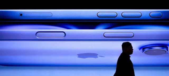 Apple intră agresiv în 2026; iPhone 17e, MacBook M6 și ochelari inteligenți, în plan