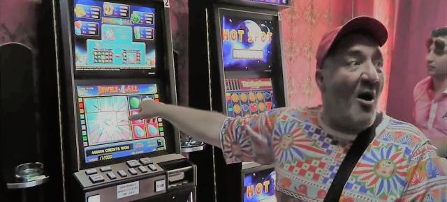 Jocurile de noroc interzise sub 21 de ani în România? Reclamele online la jocuri ar fi restricţionate (Proiecte de lege)