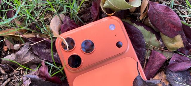 Fără diferențe de culoare pentru spatele lui iPhone 18 Pro, Apple va folosi un nou proces de vopsit sticla