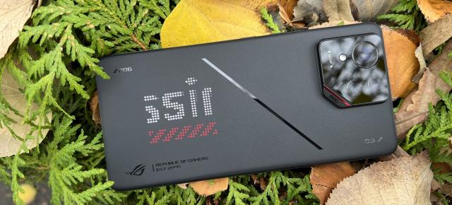 Android 16 ajunge pe telefoanele ASUS; Zenfone 12 Ultra și ROG Phone 9 primesc update-ul stabil