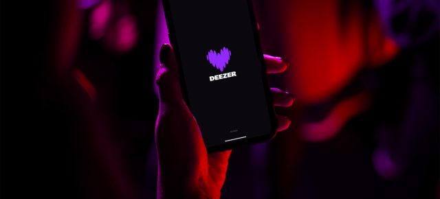 Deezer trage frâna: peste un sfert din muzica livrată zilnic pe platformă e generată complet de AI