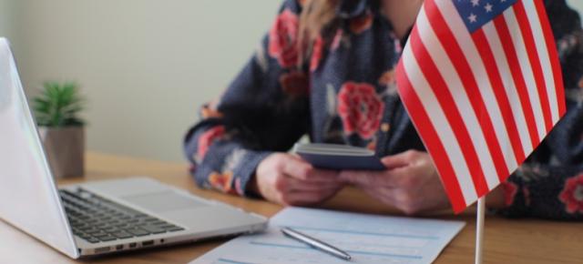 SUA vrea acces la social media înainte să intri în țară; Călătorii din România și alte țări Visa Waiver vizați de schimbări majore