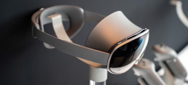 Competiție în creștere pentru Galaxy XR; Meta închide porțile Horizon OS